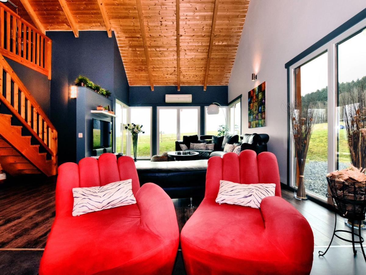 Beautiful Villa With Heated Outdoor Pool Manhay Exterior foto