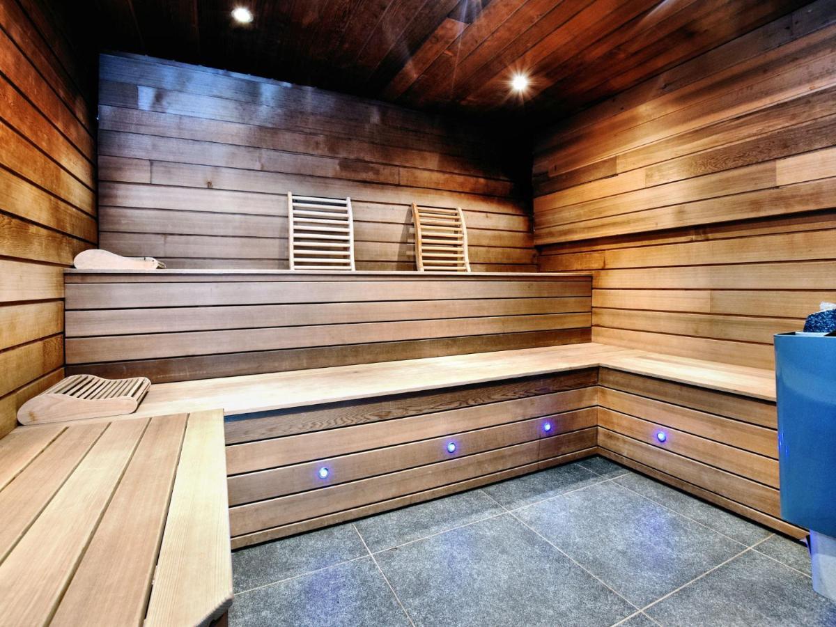 Beautiful Villa With Heated Outdoor Pool Manhay Exterior foto
