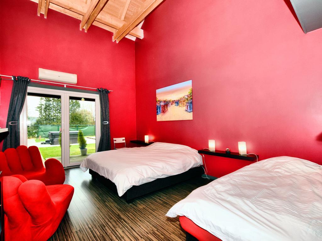 Beautiful Villa With Heated Outdoor Pool Manhay Exterior foto